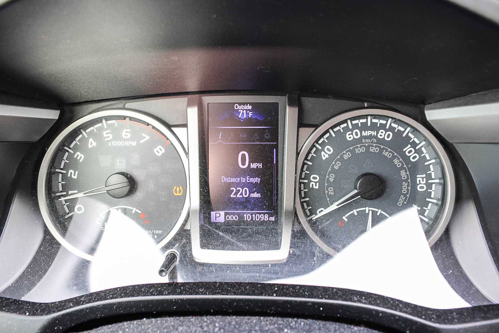 Used 2017 Toyota Tacoma SR5 image 22