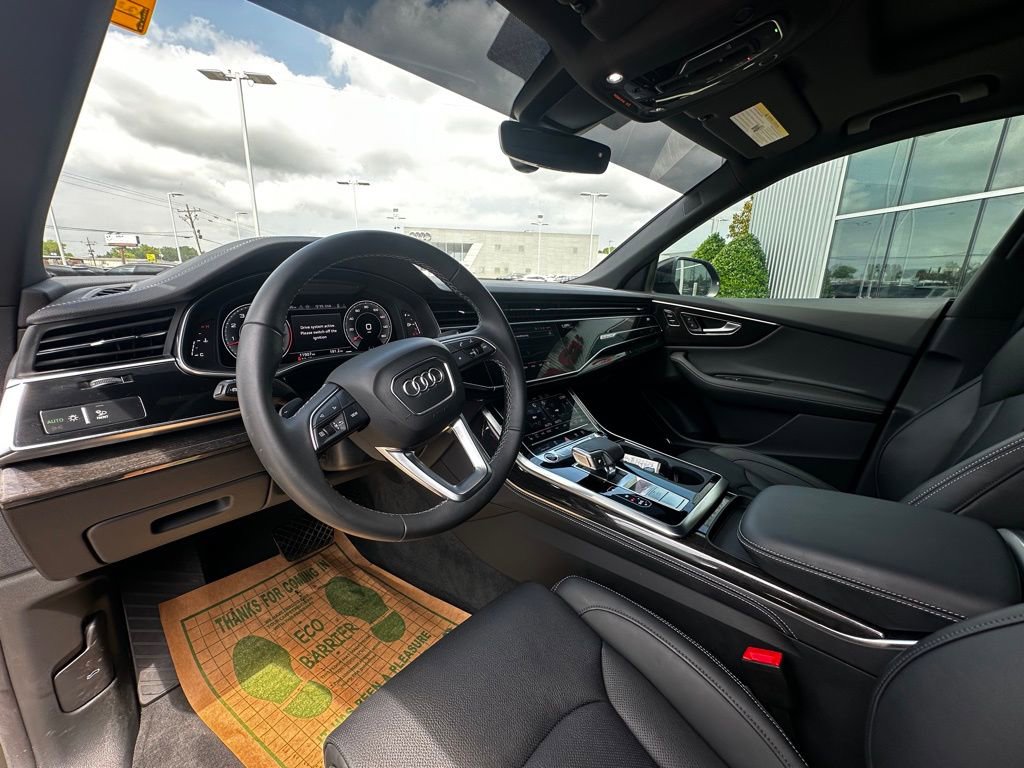 Used 2025 Audi Q8 Prestige AWD/4WD image 12