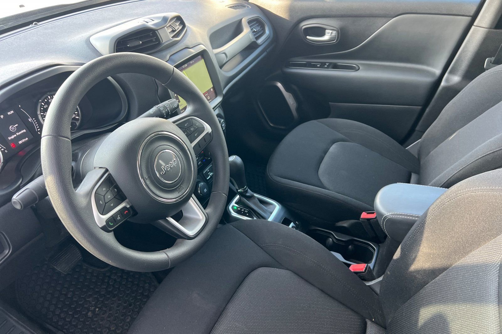 Used 2023 Jeep Renegade Latitude image 11
