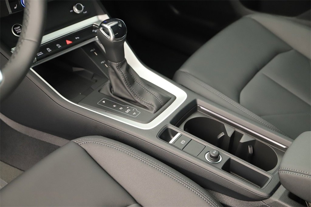 New 2025 Audi Q3 2.0T Premium image 17