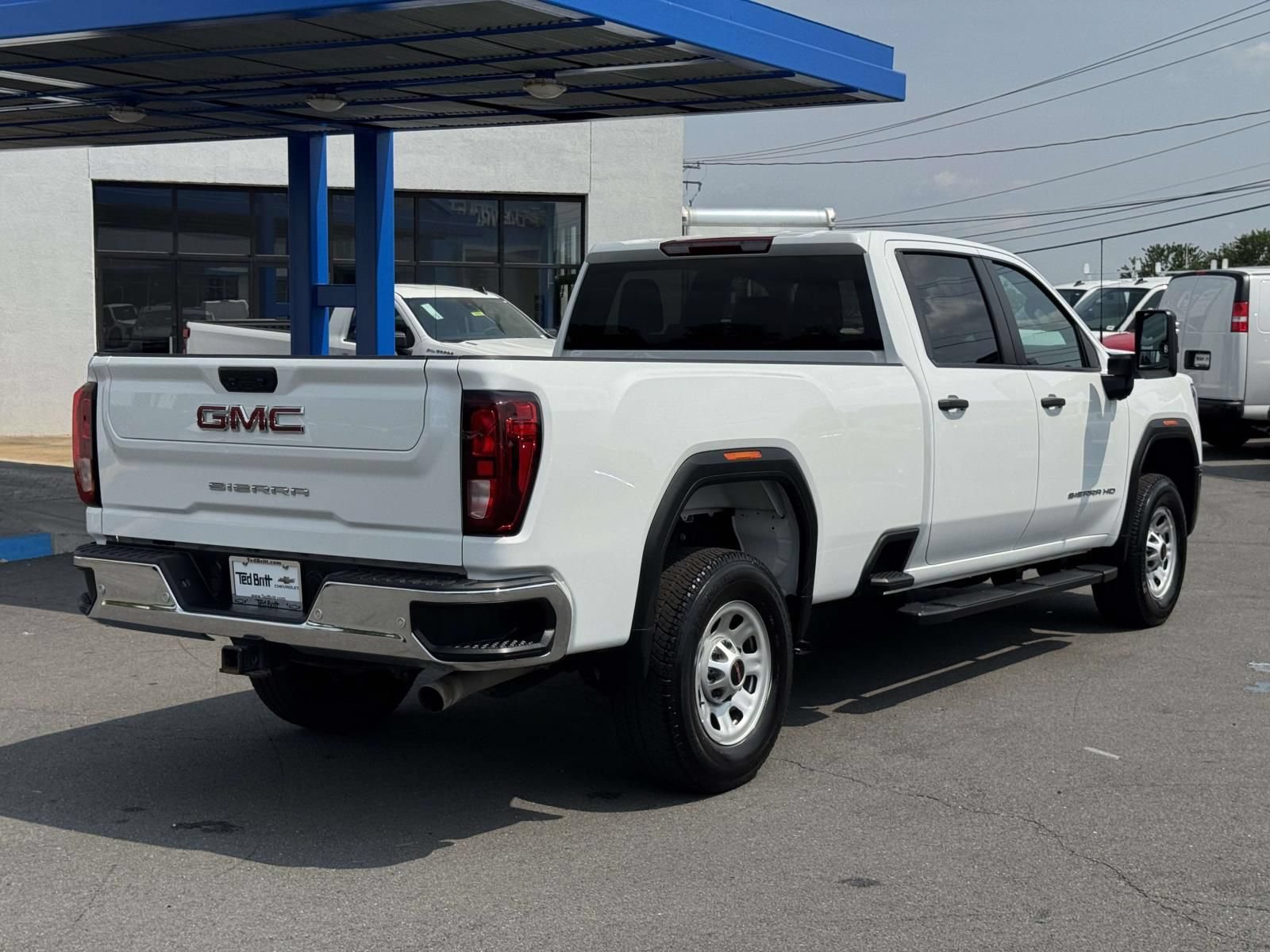 Used 2024 GMC Sierra 3500 Pro RWD image 4