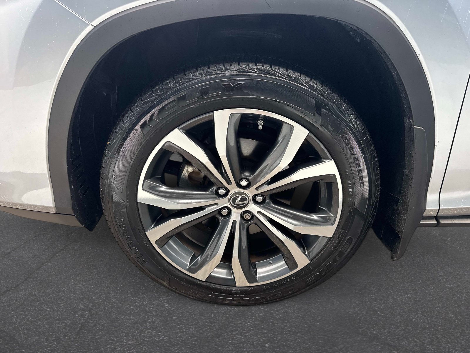 Certified 2022 Lexus RX 350L Premium w/ Premium Package AWD/4WD image 10