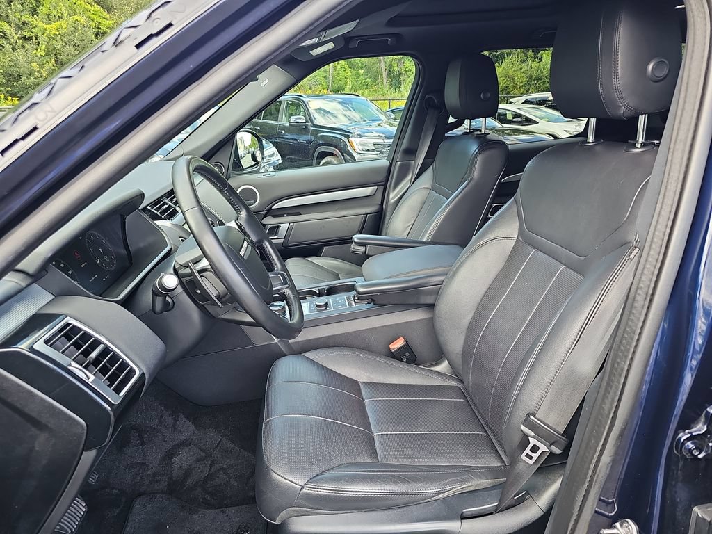 Used 2020 Land Rover Discovery Landmark AWD/4WD image 9