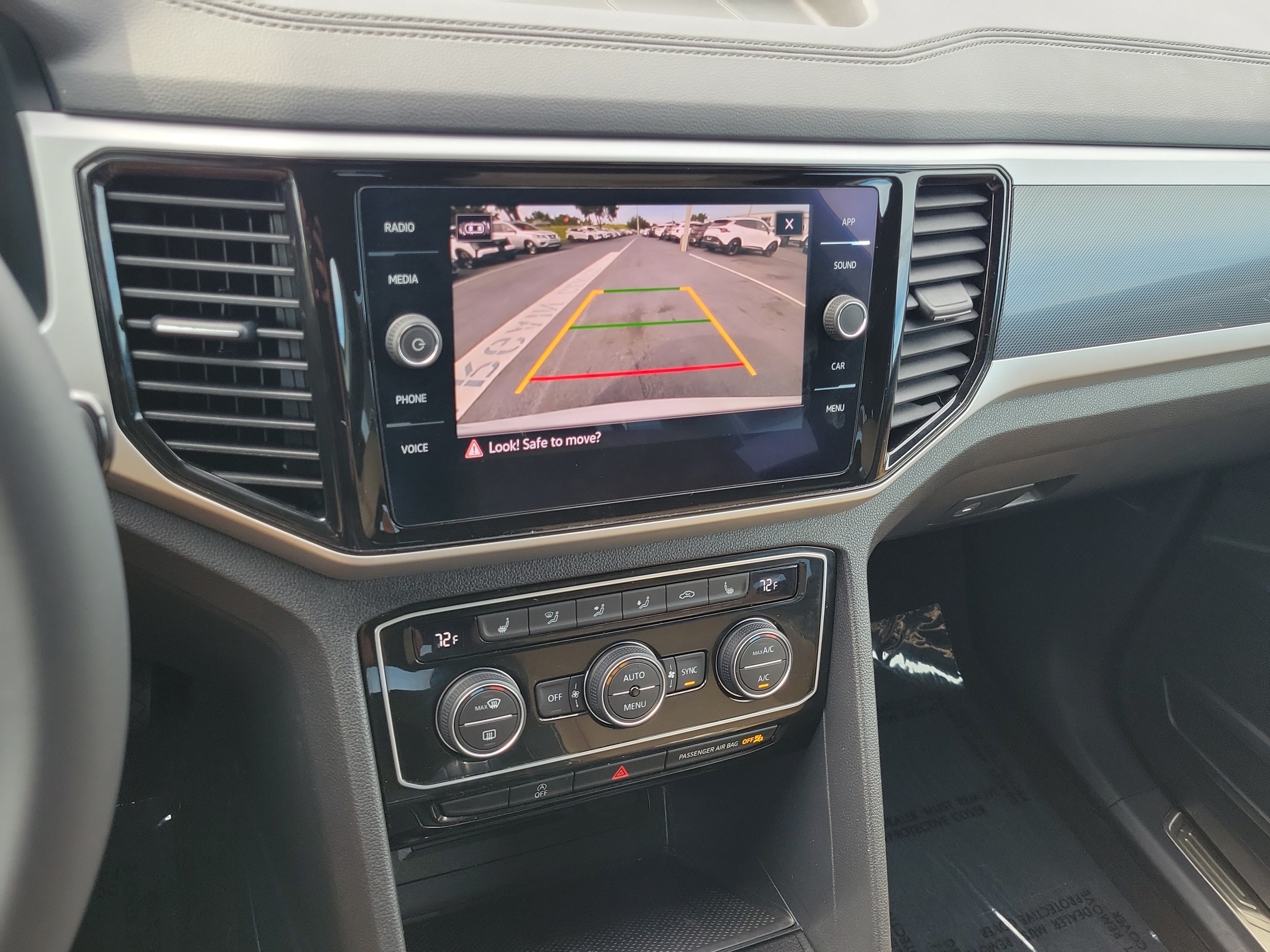 Used 2022 Volkswagen Atlas Cross Sport SE FWD image 26