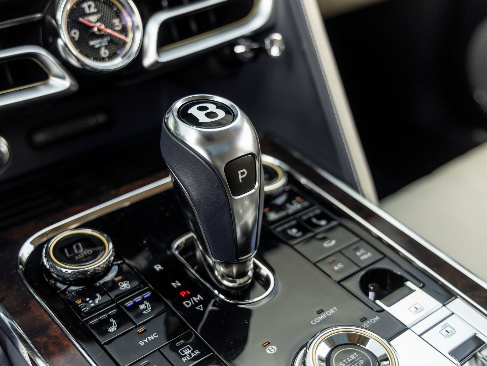 Used 2026 Bentley Flying Spur V8 AWD/4WD image 36