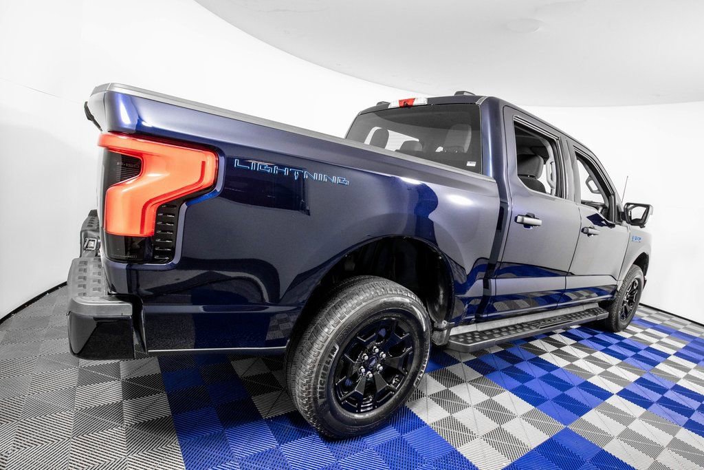 Used 2025 Ford F150 Lightning XLT image 4