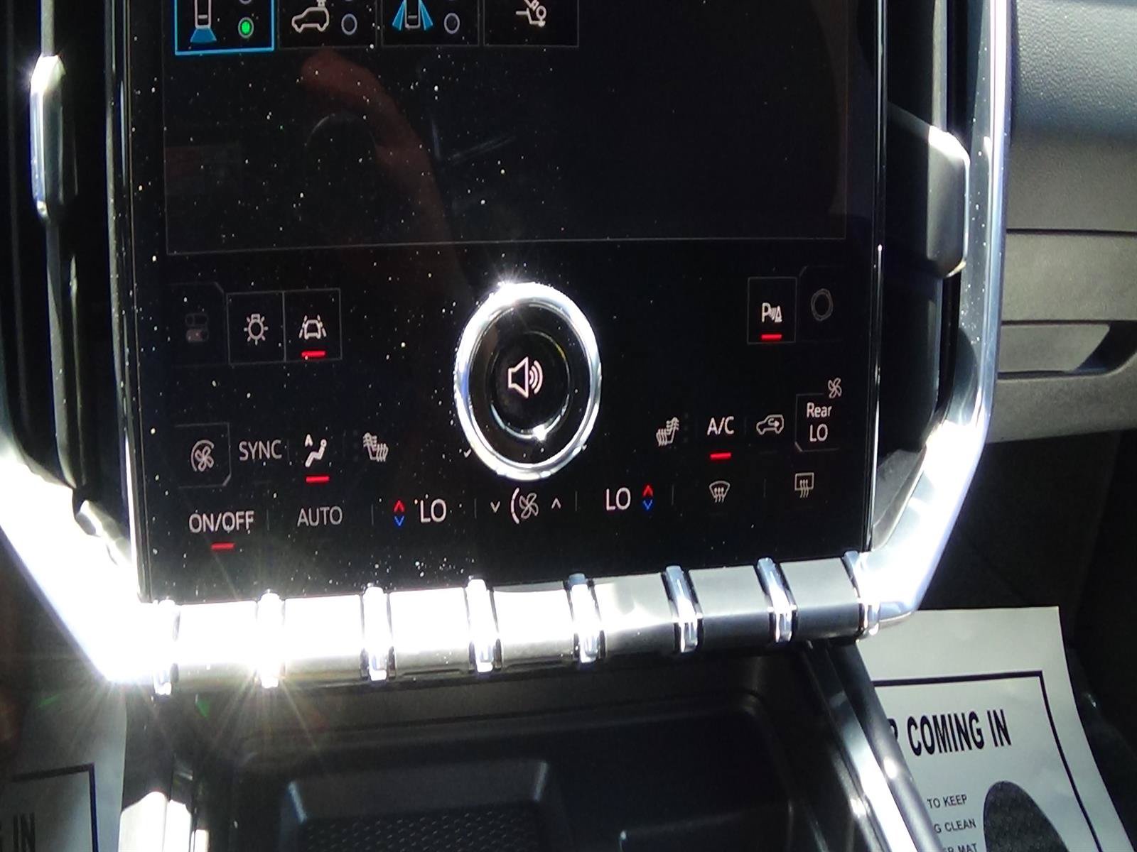 Used 2025 GMC Acadia Elevation FWD image 30