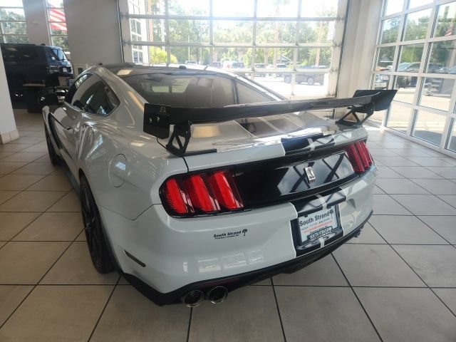 Used 2016 Ford Mustang Shelby GT350 w/ Technology Package RWD image 8