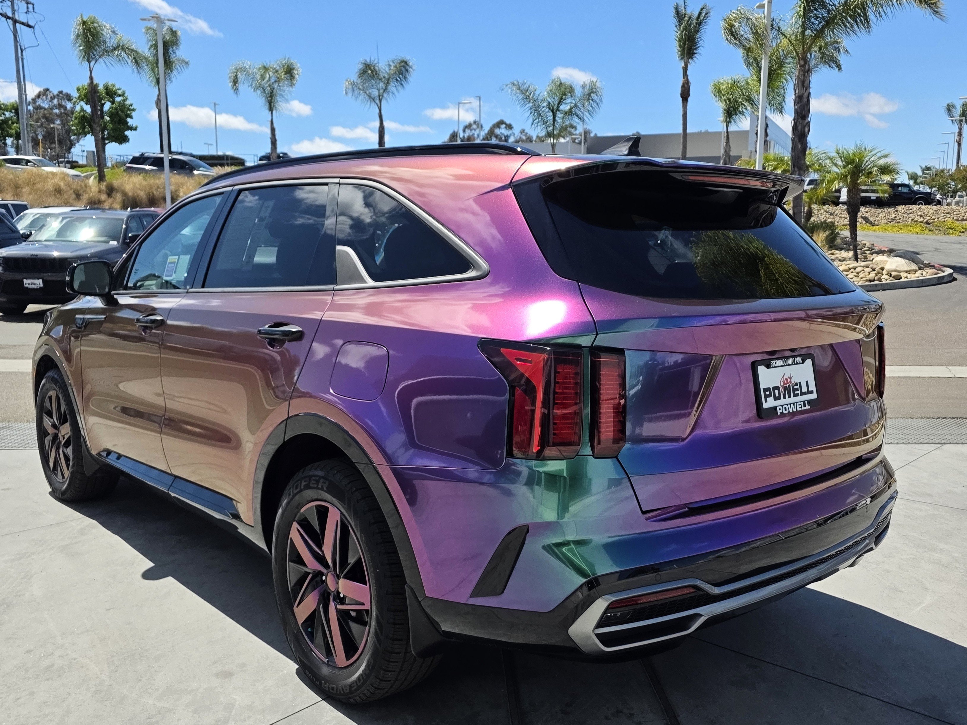Used 2022 Kia Sorento EX w/ Panoramic Sunroof Package FWD image 3
