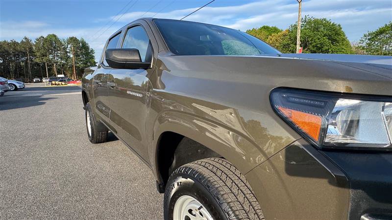 Used 2023 Chevrolet Colorado W/T RWD image 23