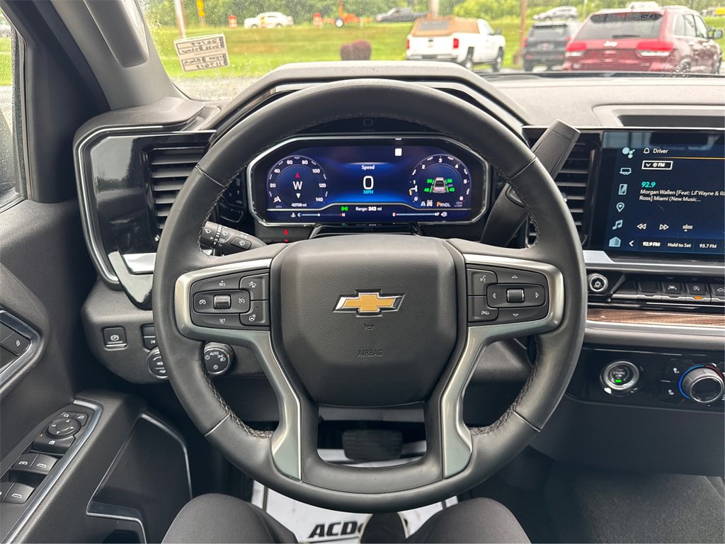 Used 2023 Chevrolet Silverado 1500 LT image 16
