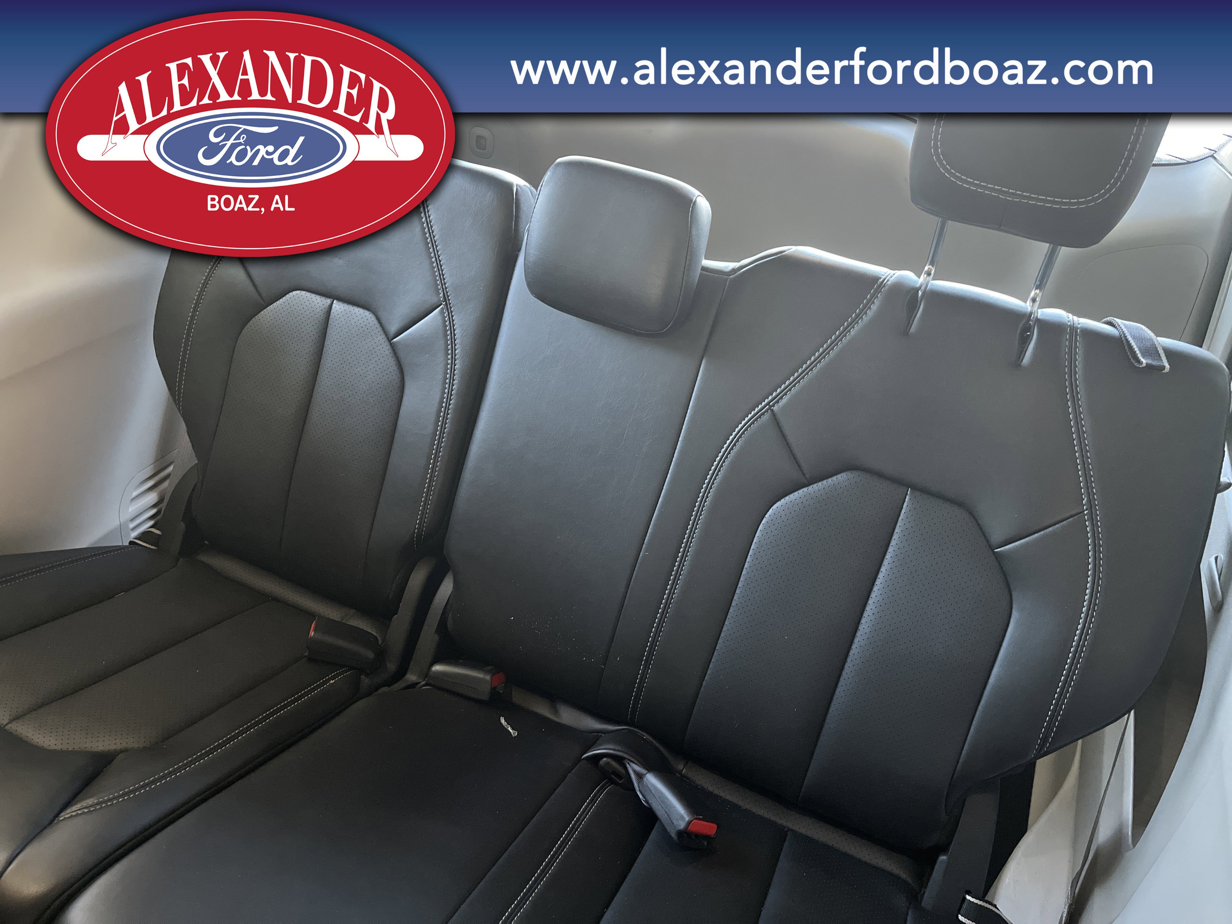 Used 2024 Chrysler Pacifica Touring-L image 18