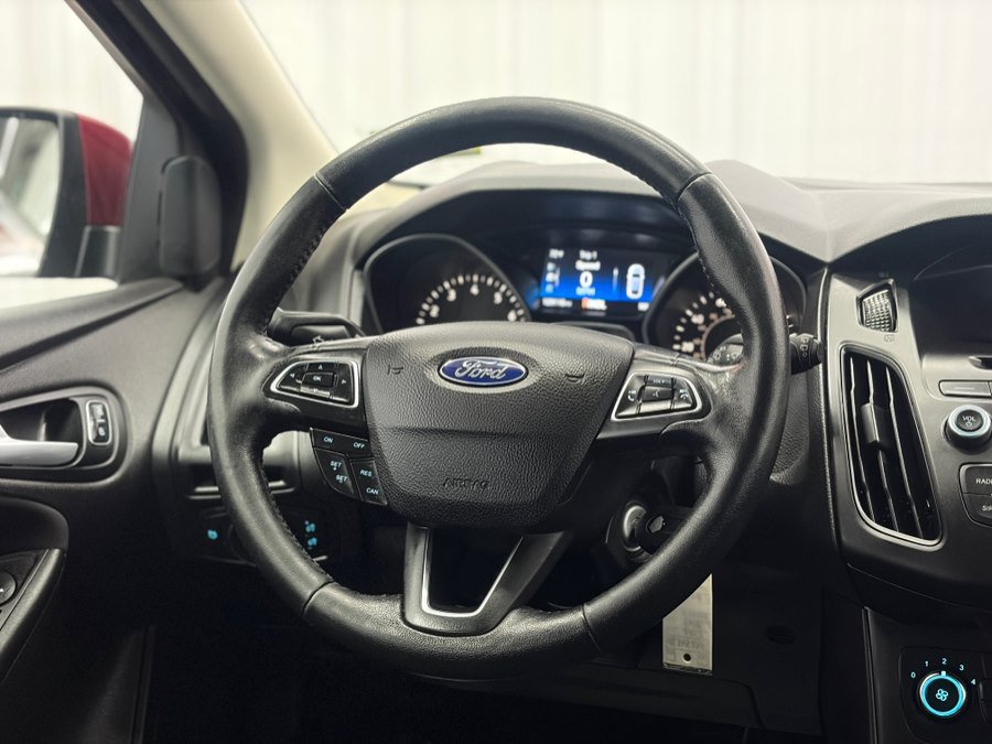 Used 2017 Ford Focus SE w/ Cold Weather Package FWD image 19