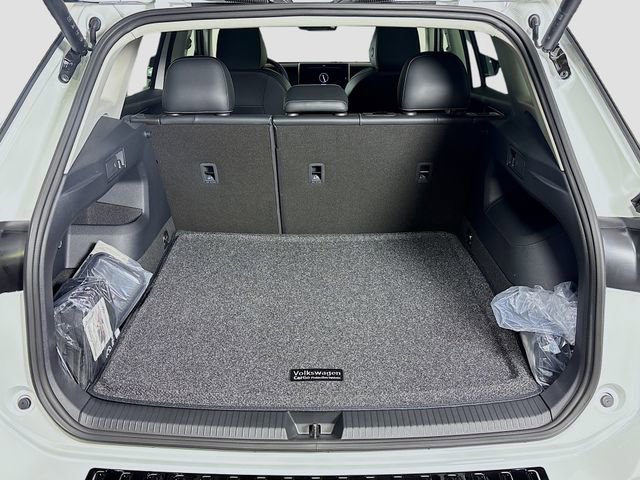 New 2026 Volkswagen Tiguan SE image 28