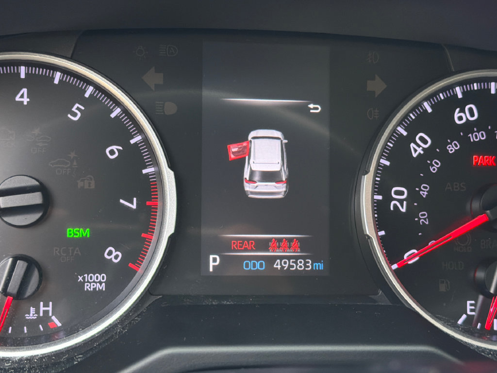 Used 2020 Toyota RAV4 XLE w/ XLE Grade Weather Package AWD/4WD image 25