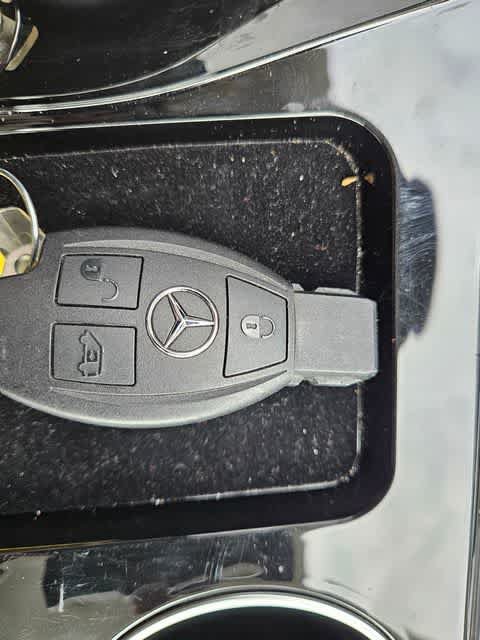 Used 2023 Mercedes-Benz Metris Passenger image 35