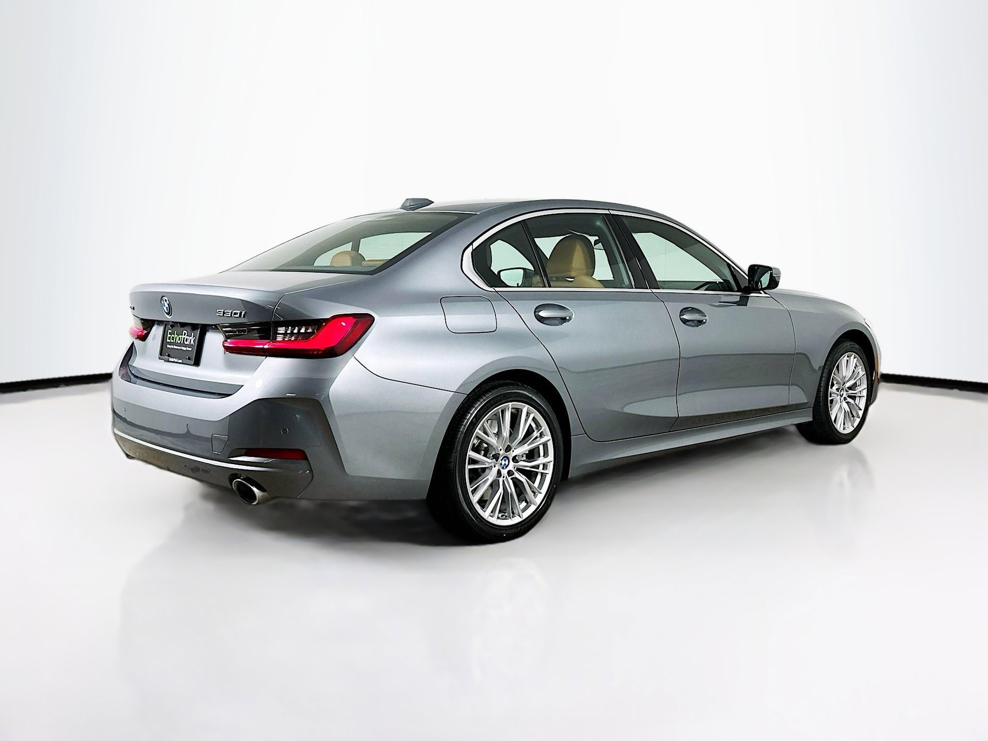 Used 2024 BMW 330i xDrive Sedan w/ Premium Package image 9