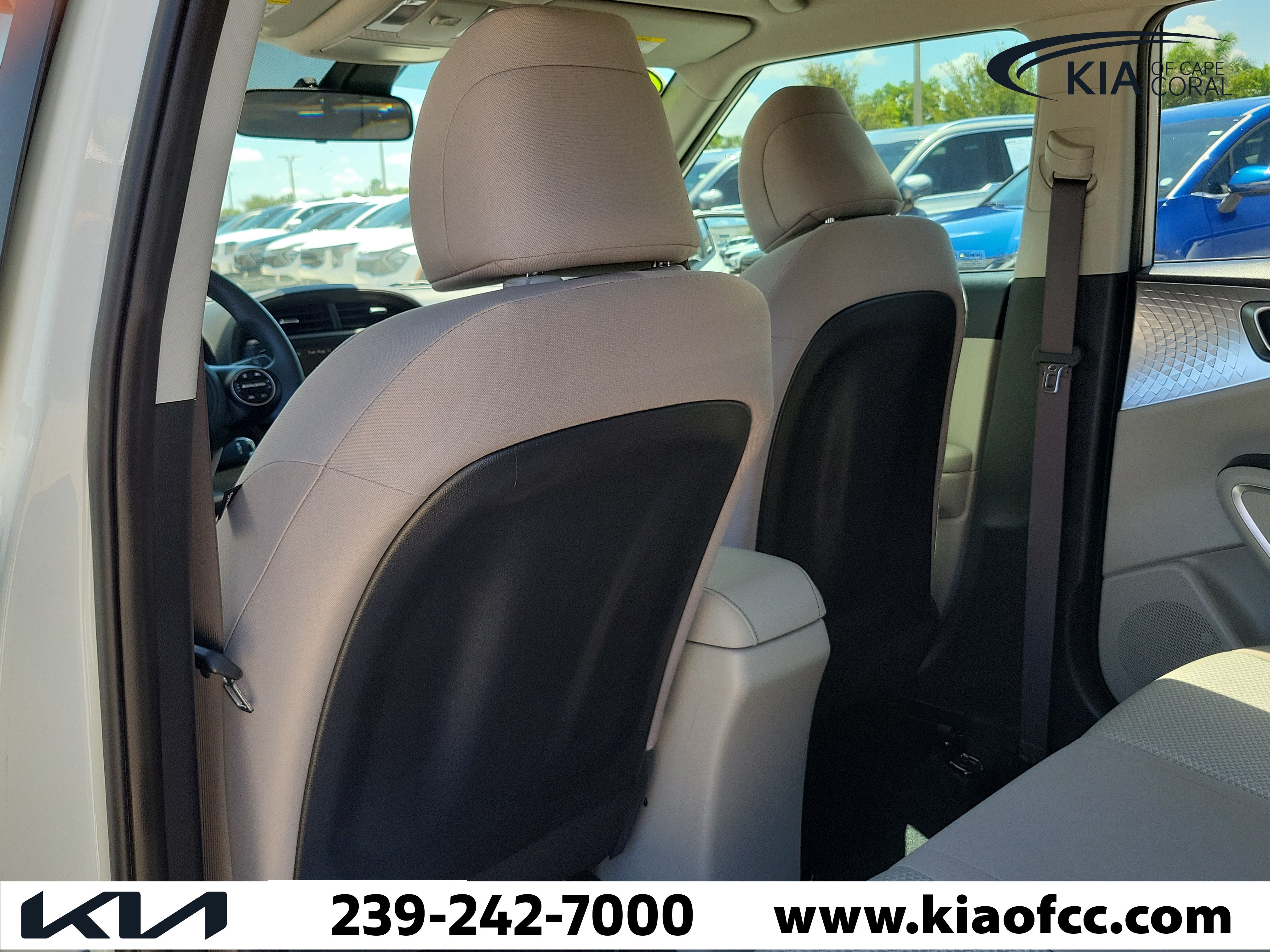 Used 2025 Kia Soul LX FWD image 13