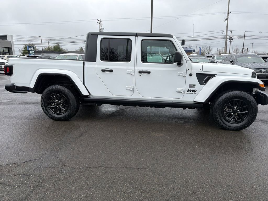 Used 2023 Jeep Gladiator Sport AWD/4WD image 6