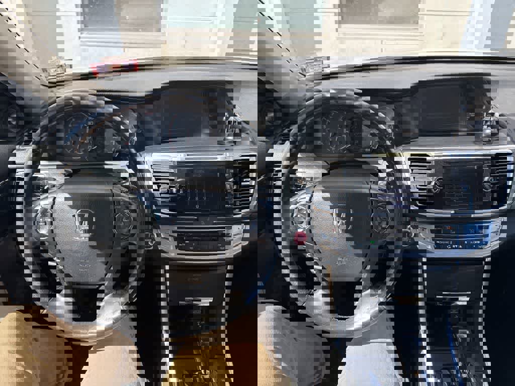 Used 2015 Honda Accord EX-L image 23