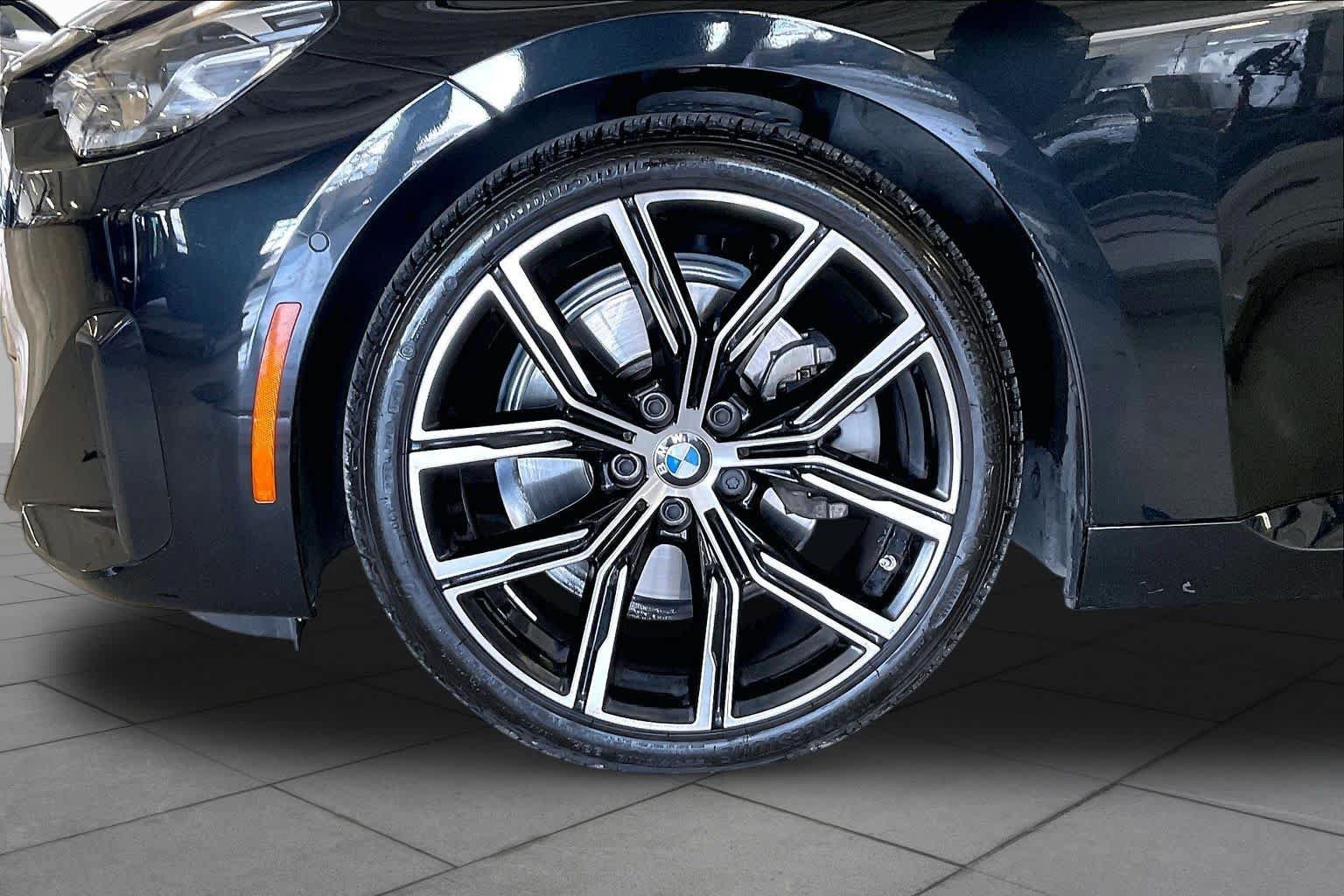 Used 2024 BMW 230i Coupe w/ Premium Package RWD image 10