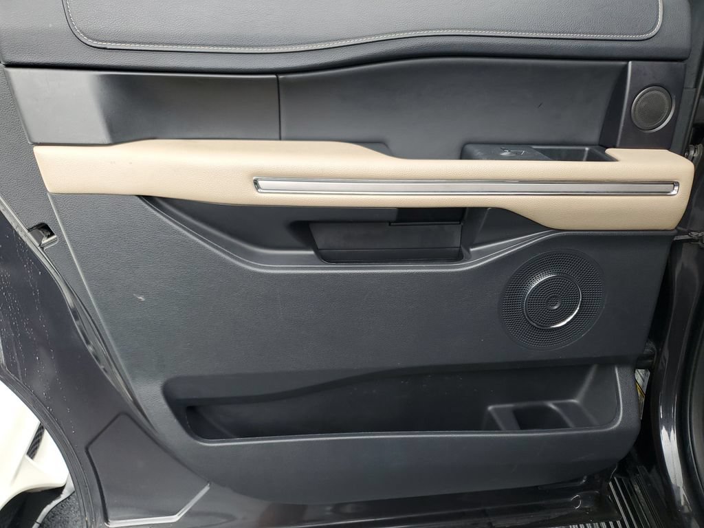 Used 2024 Ford Expedition Max Limited RWD image 10
