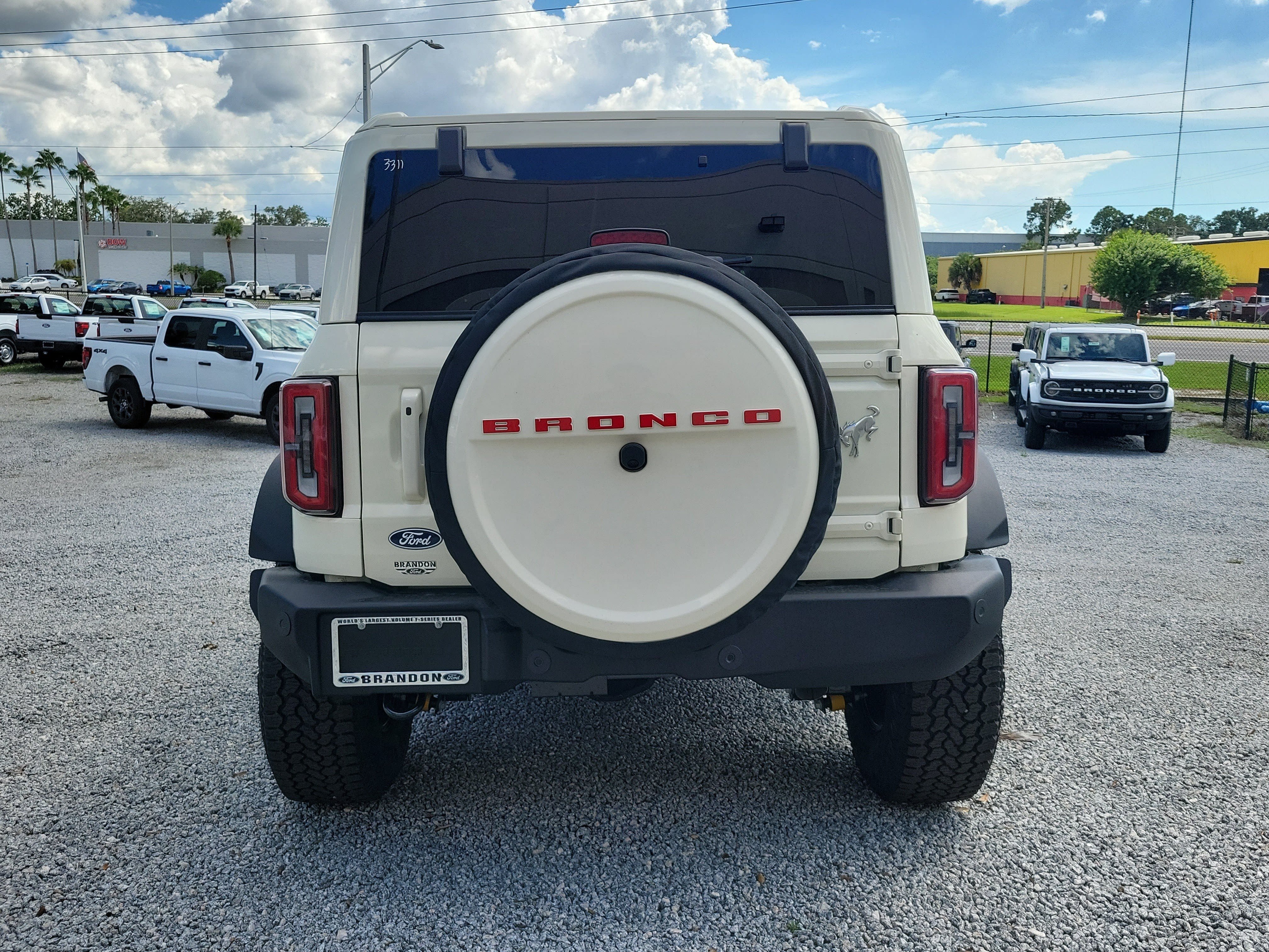 New 2026 Ford Bronco Outer Banks w/ Sasquatch Package AWD/4WD image 9