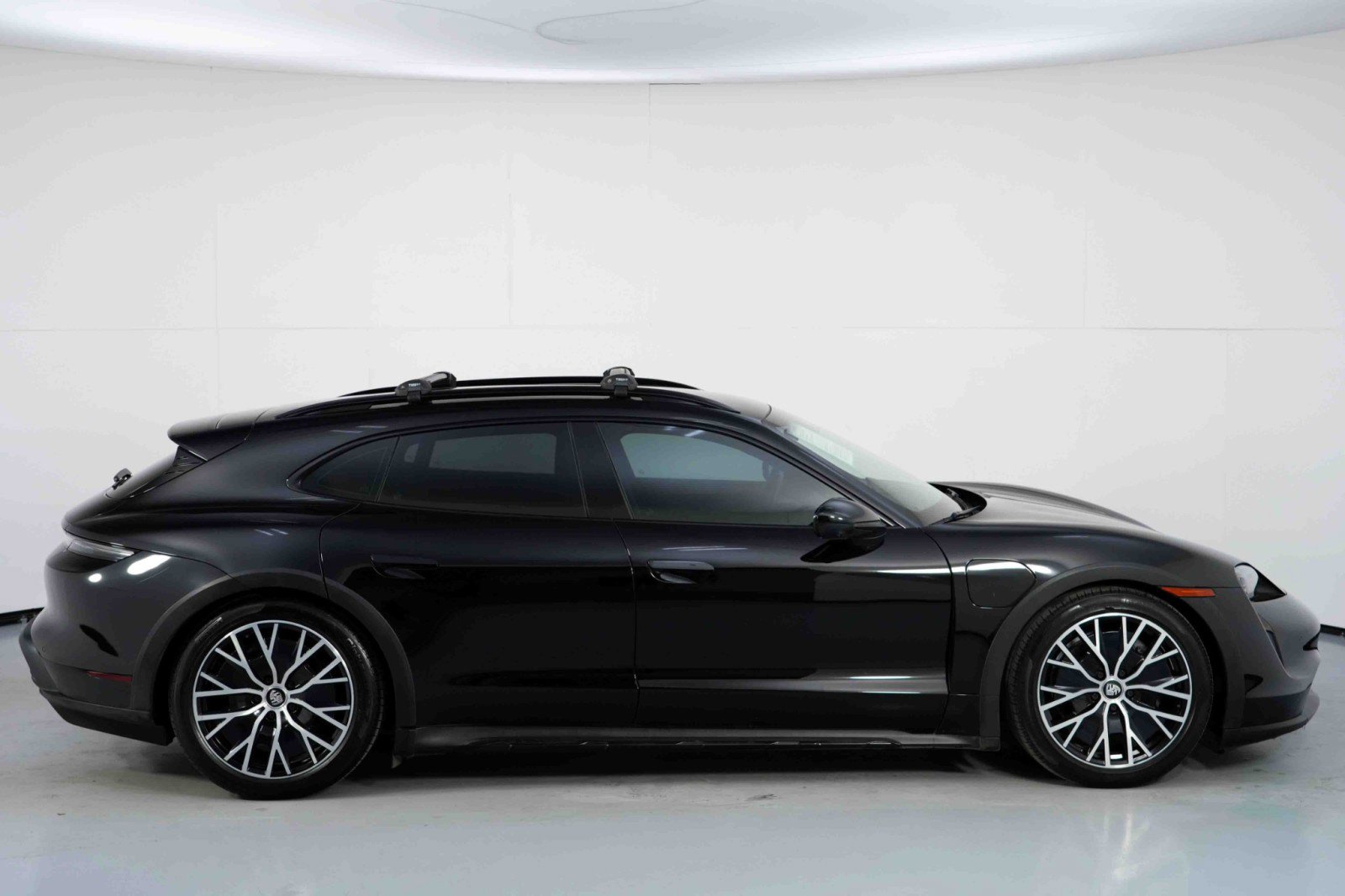 Used 2023 Porsche Taycan 4 Cross Turismo w/ Premium Package image 53