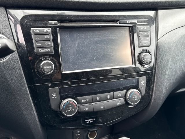 Used 2016 Nissan Rogue SV w/ SV Premium Package image 22