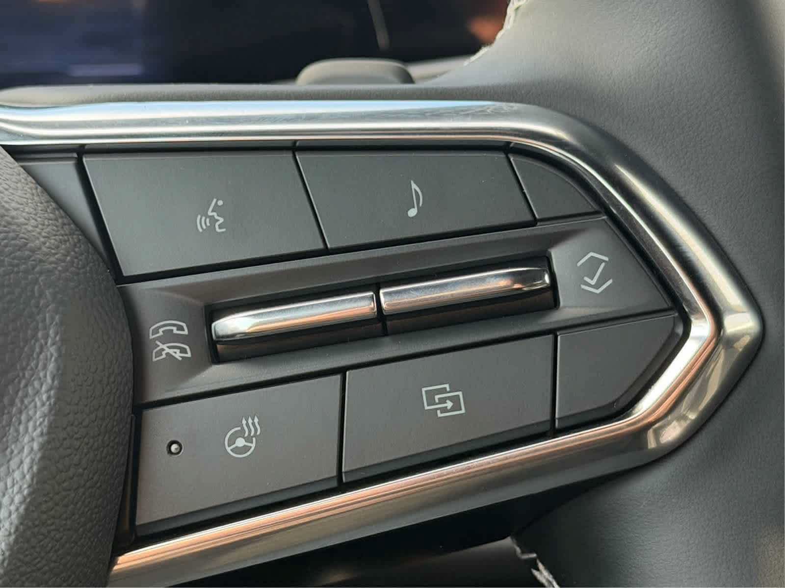 New 2027 Chevrolet Traverse LT w/ Midnight/Sport Edition FWD image 12