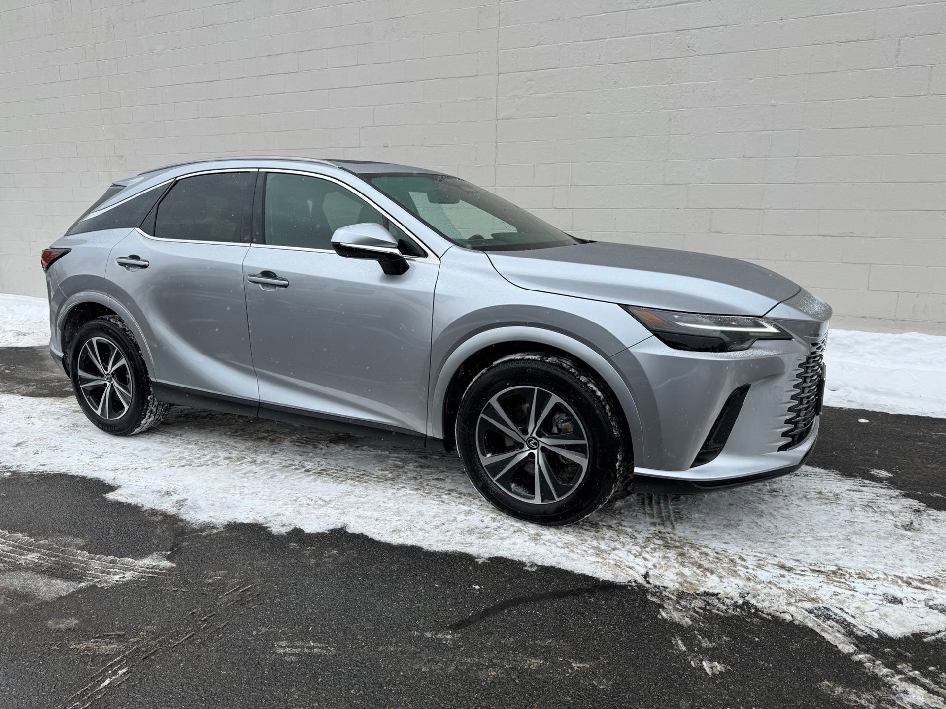 Used 2023 Lexus RX 350 Premium w/ Accessory Package (Z1) image 4