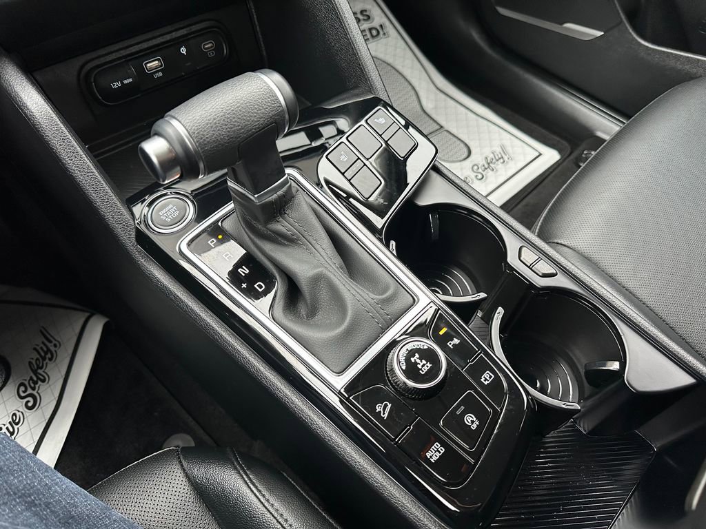 Used 2025 Kia Sportage EX image 9