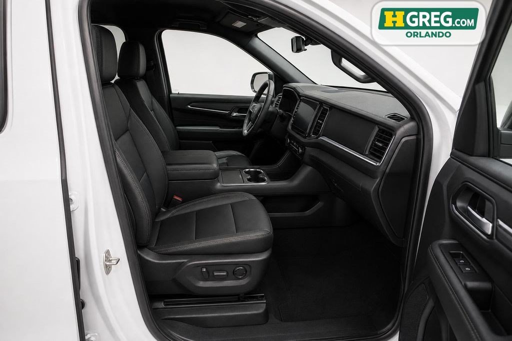 Used 2024 Jeep Wagoneer Series III AWD/4WD image 13