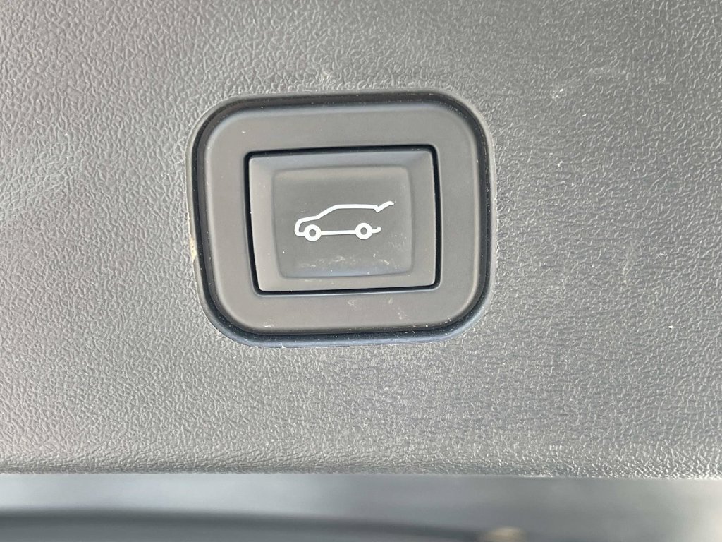 Certified 2026 Cadillac Vistiq Sport w/ LPO, Floor Liner Package AWD/4WD image 14