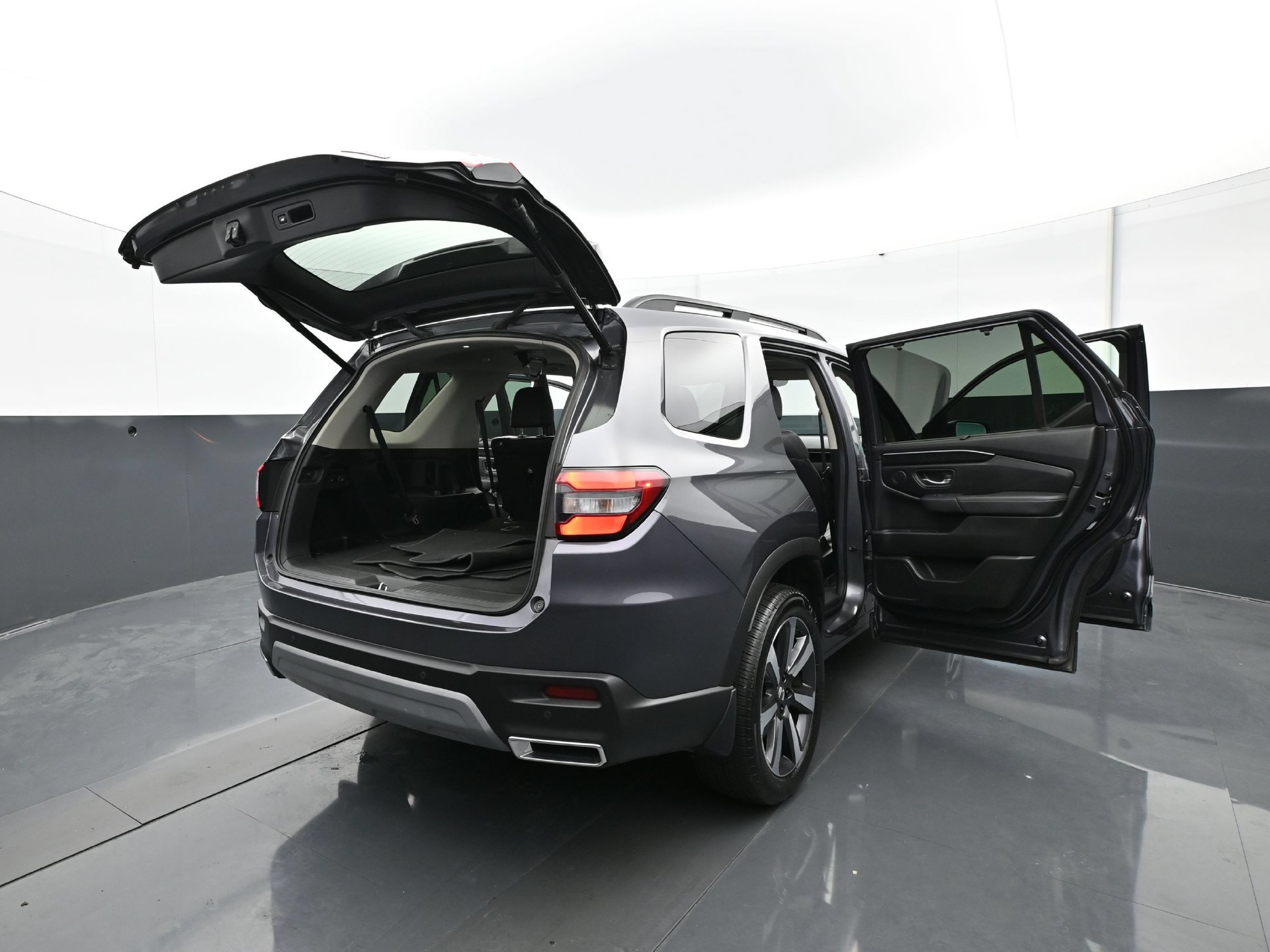 Used 2025 Honda Pilot Touring image 40