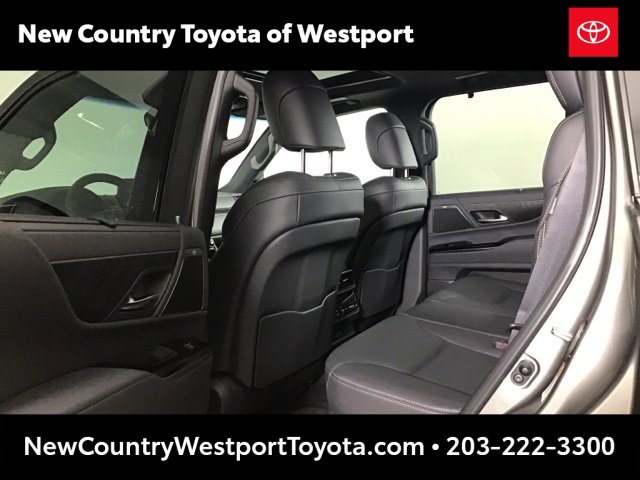 Used 2024 Lexus LX 600 4WD w/ Luxury Package image 20