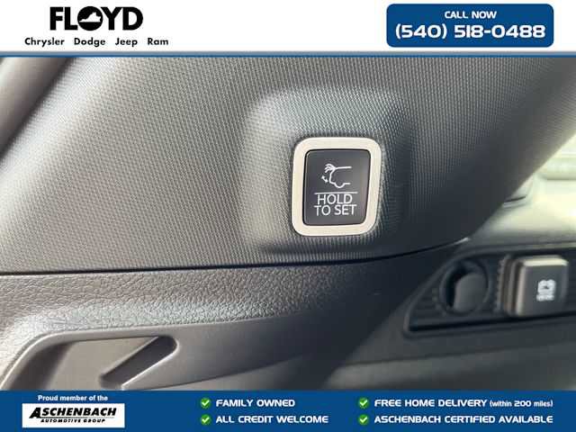 New 2025 Jeep Grand Cherokee Limited w/ Black Appearance Package image 25