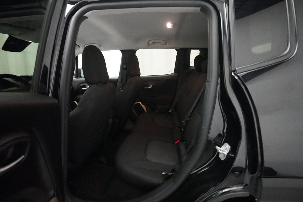 Used 2017 Jeep Renegade Latitude w/ Cold Weather Group AWD/4WD image 15