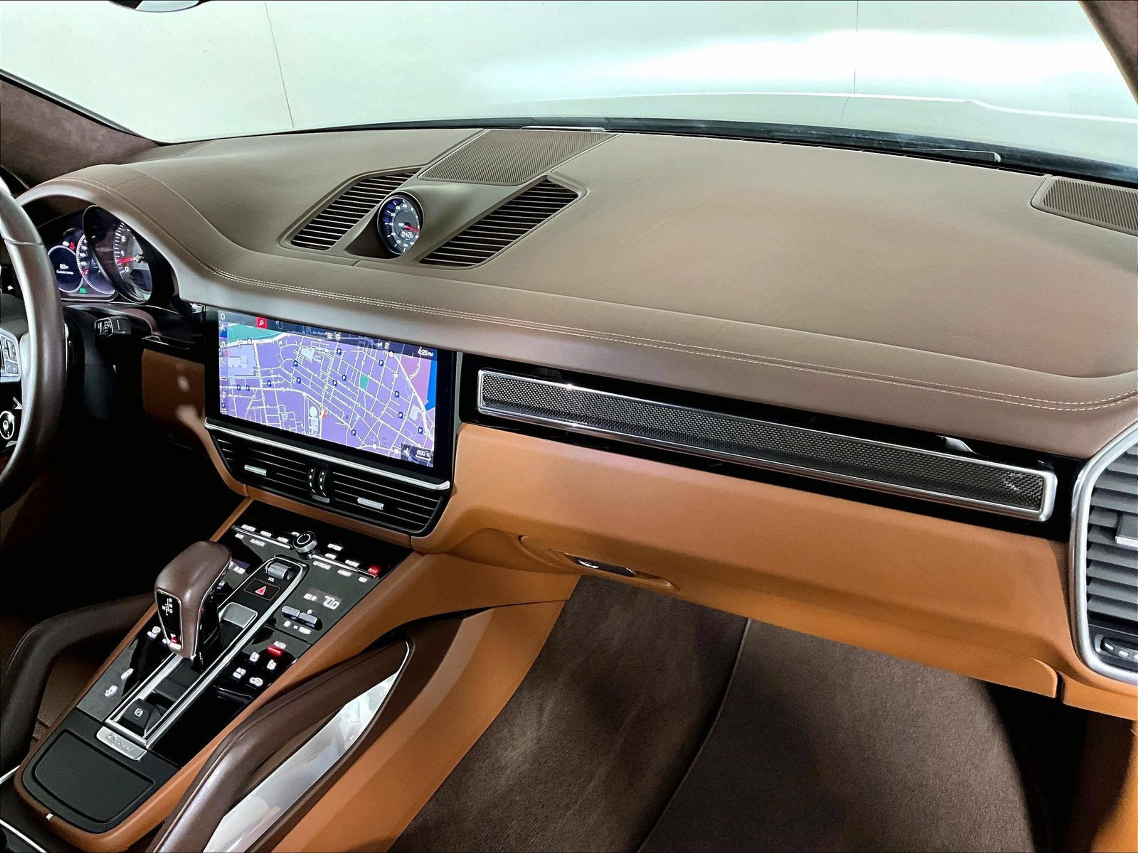 Certified 2019 Porsche Cayenne Turbo AWD/4WD image 17