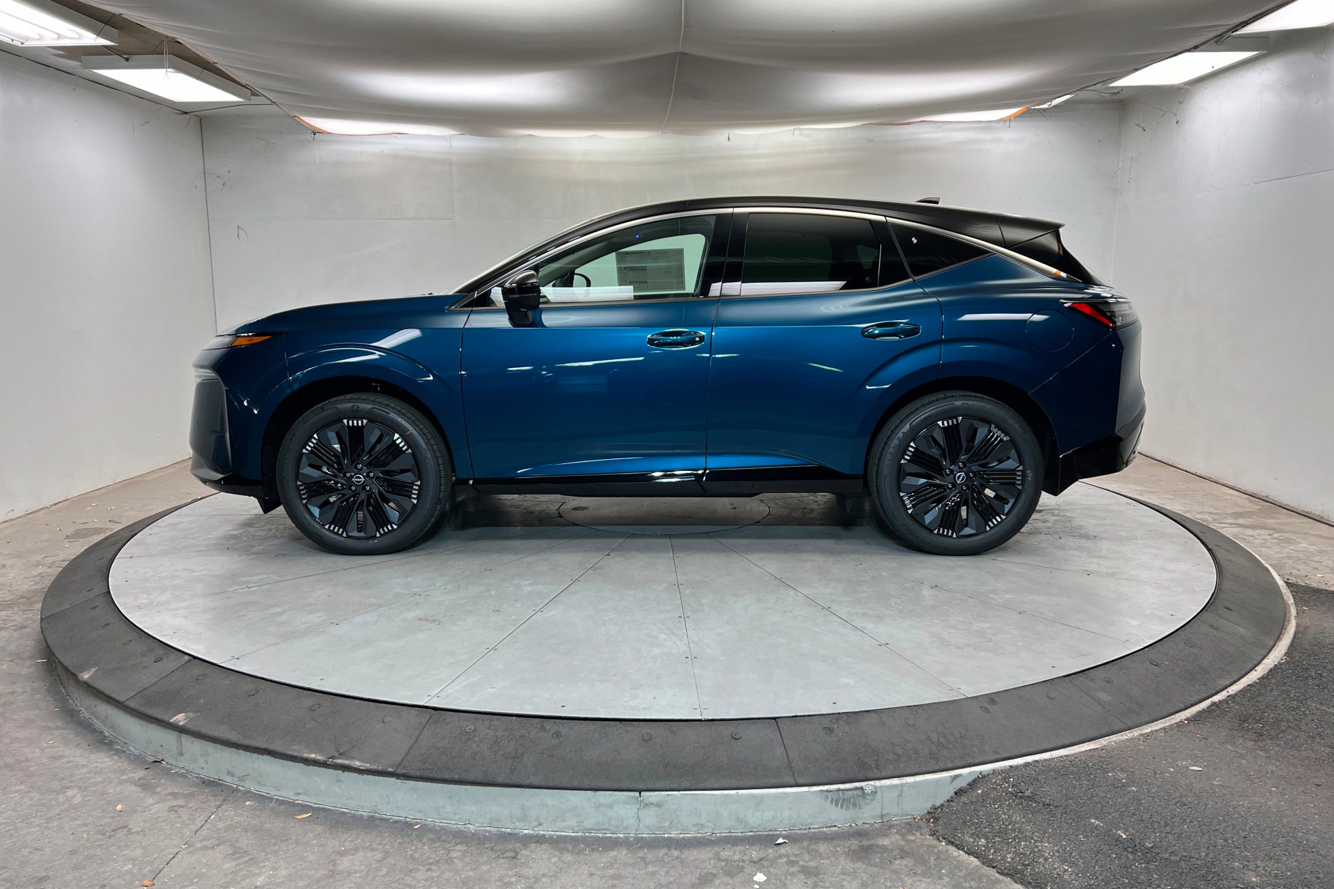 New 2026 Nissan Murano Platinum w/ Cargo Package image 2