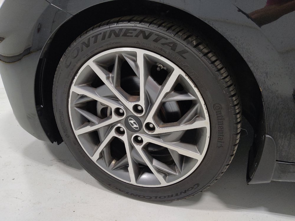 Used 2020 Hyundai Elantra Limited w/ Ultimate Package 03 FWD image 31