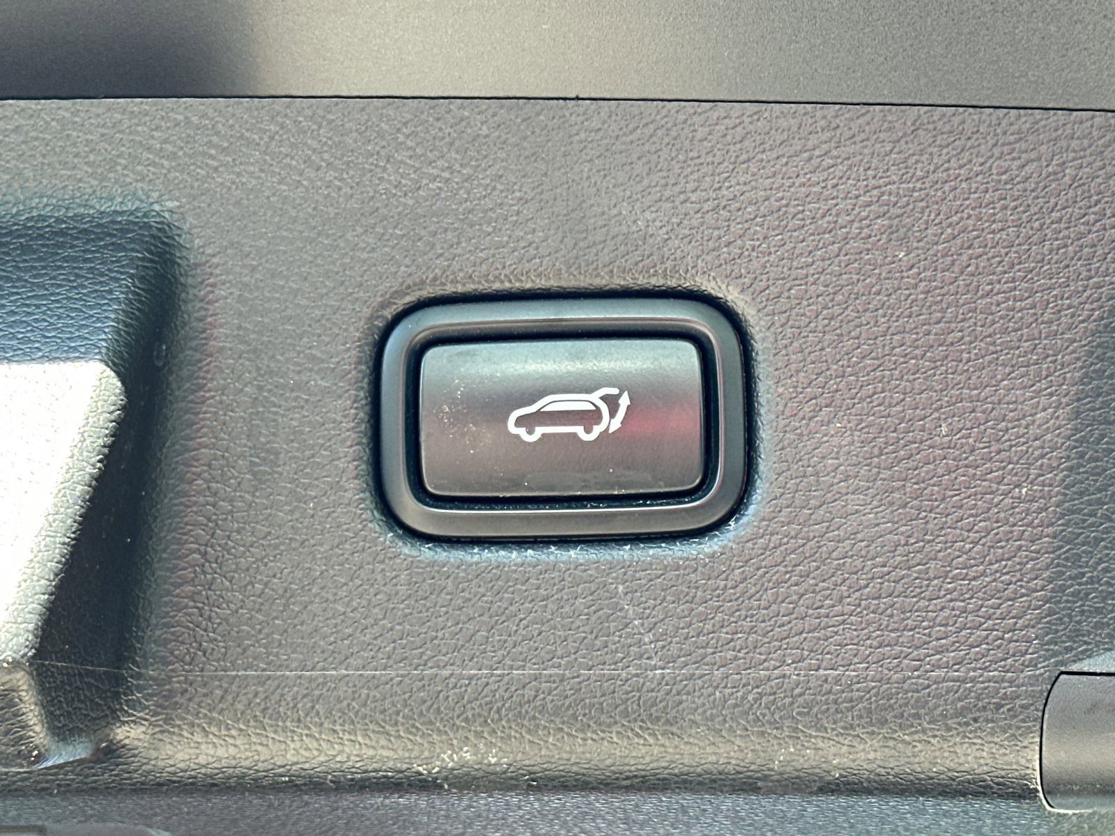 Used 2022 Kia Telluride SX w/ Towing Package image 17