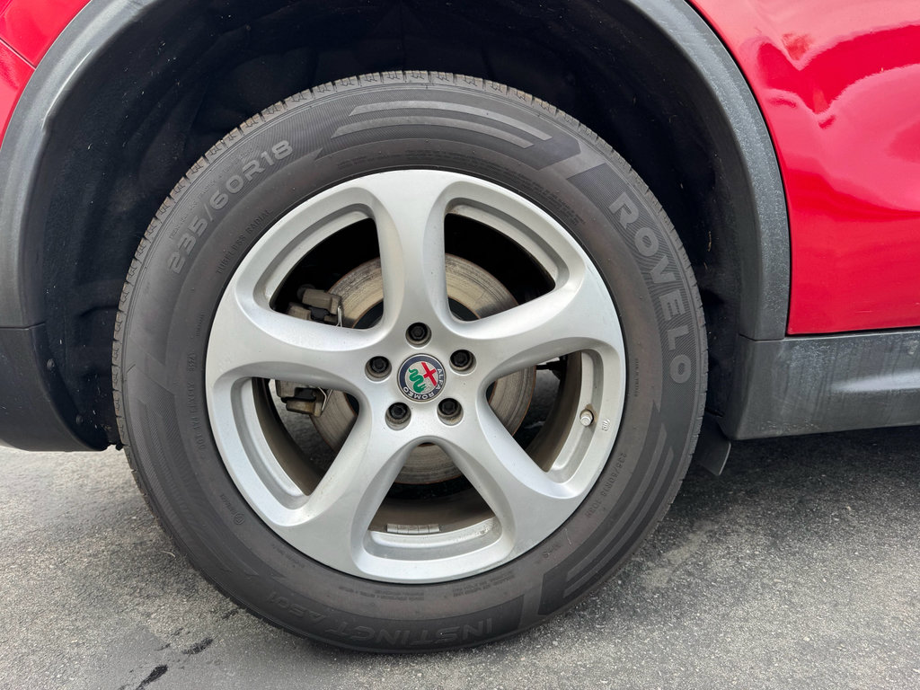 Used 2019 Alfa Romeo Stelvio RWD image 11