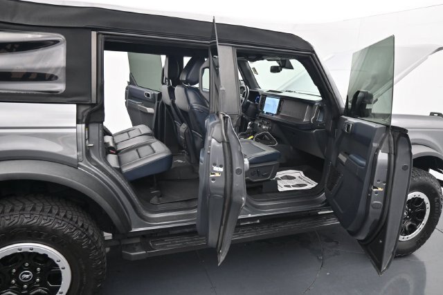 Certified 2023 Ford Bronco Outer Banks w/ Sasquatch Package AWD/4WD image 13