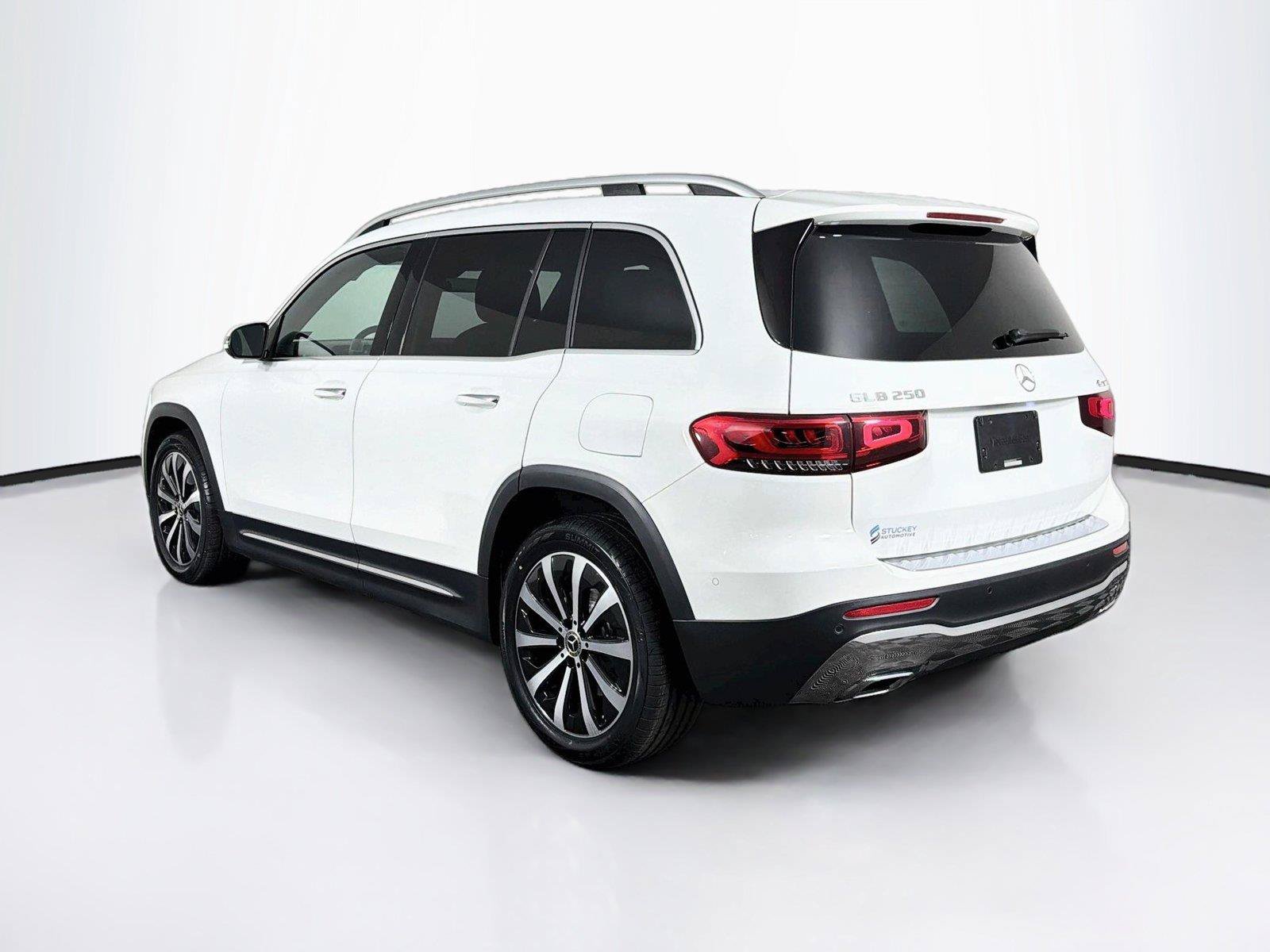 Used 2023 Mercedes-Benz GLB 250 4MATIC image 9