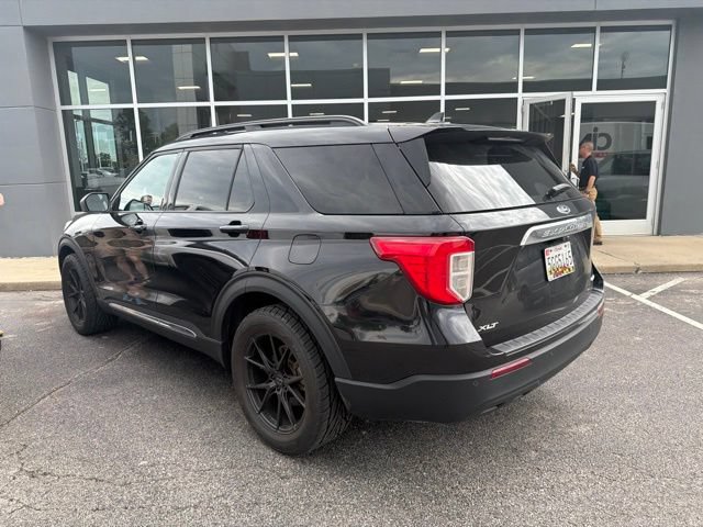 Used 2024 Ford Explorer XLT AWD/4WD image 12