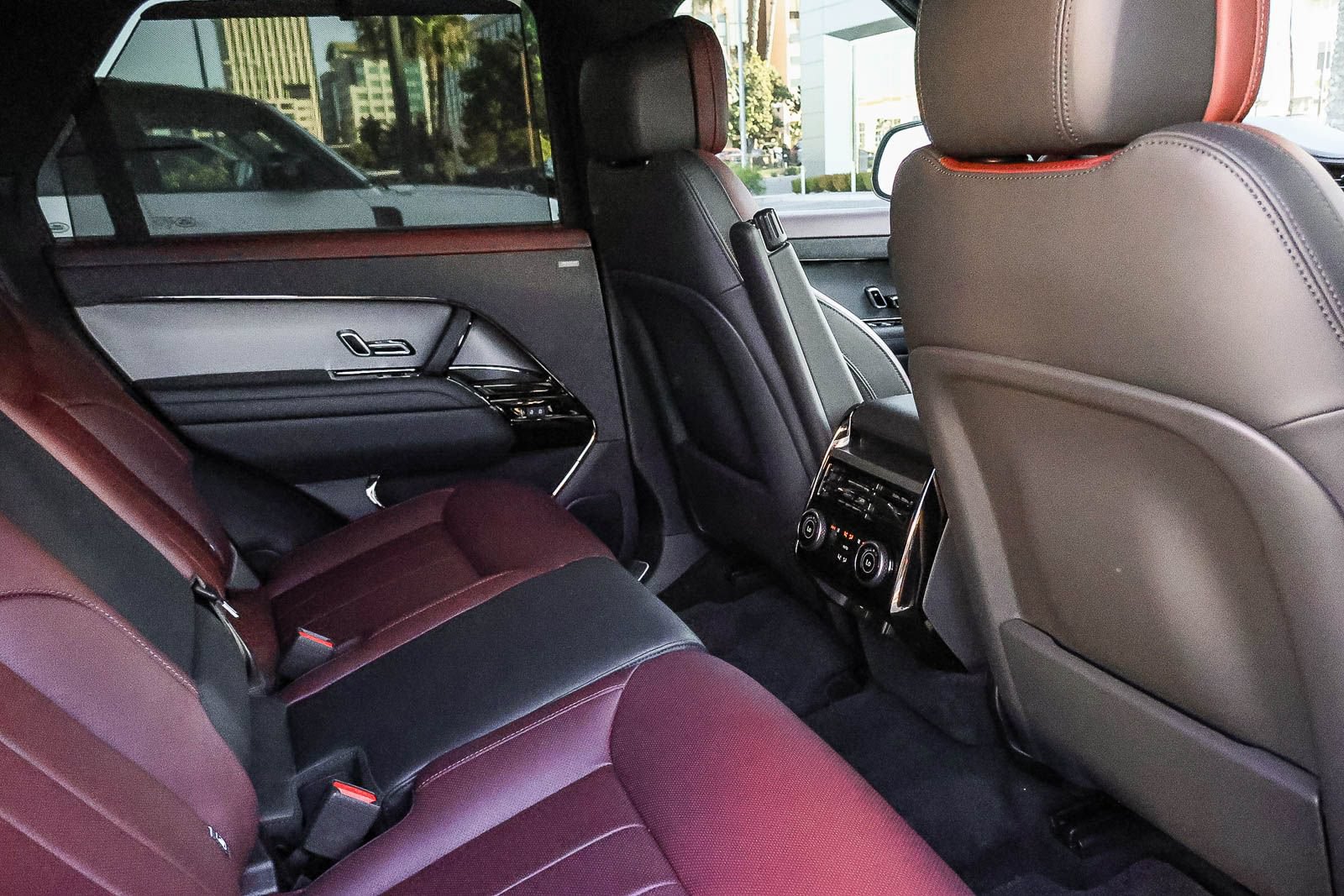 Used 2025 Land Rover Range Rover Sport Dynamic SE AWD/4WD image 19