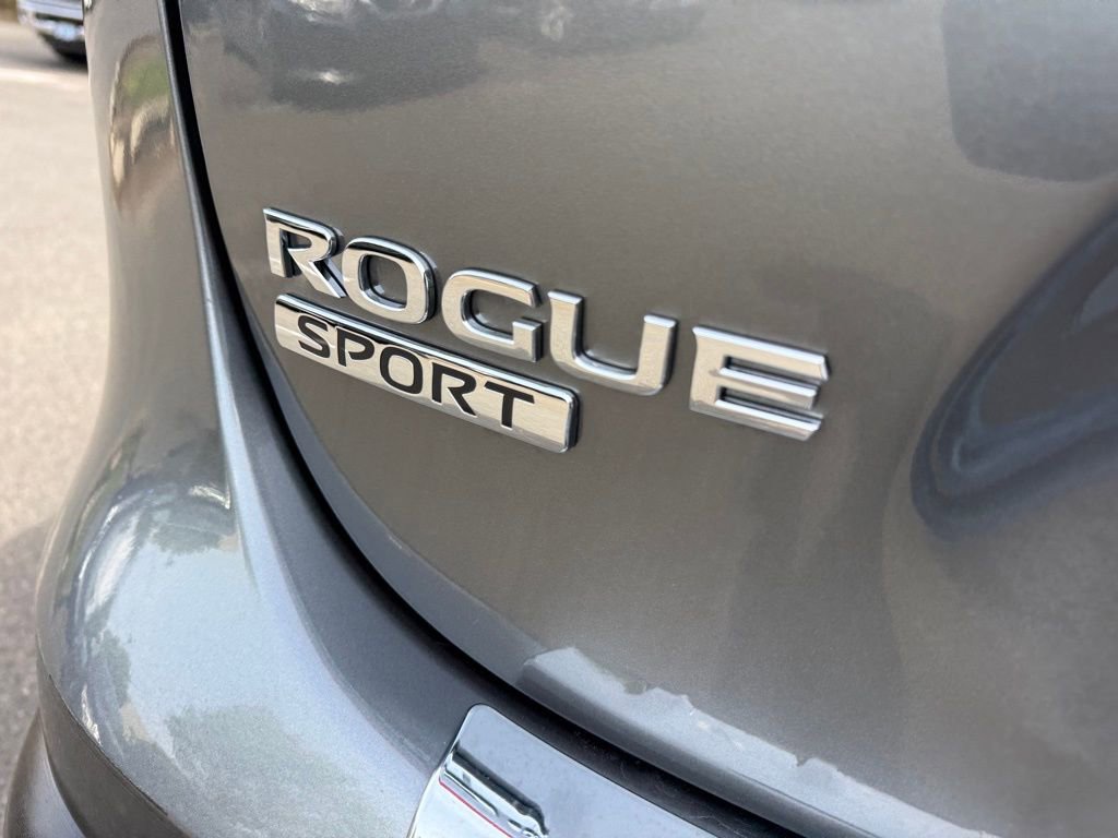 Used 2017 Nissan Rogue Sport SL w/ SL Premium Package AWD/4WD image 8