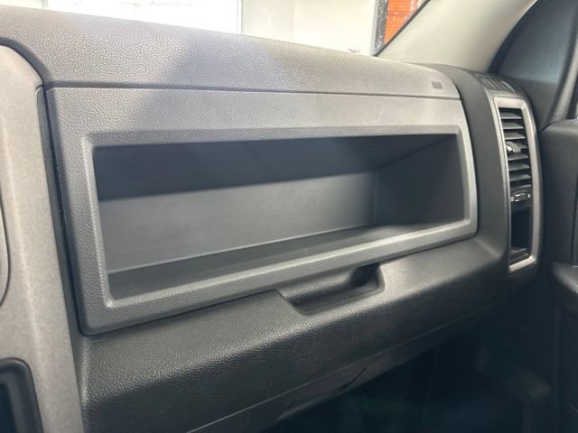 Used 2018 RAM 1500 Express AWD/4WD image 41
