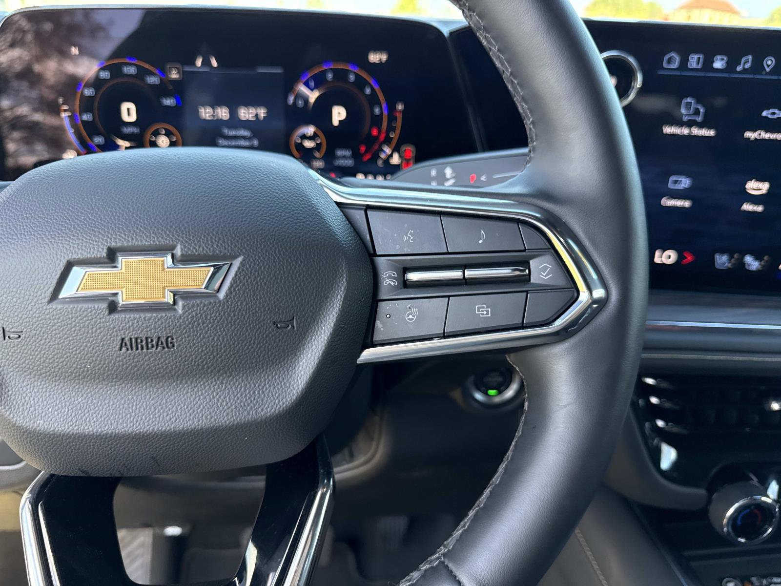 Used 2025 Chevrolet Suburban Premier image 31